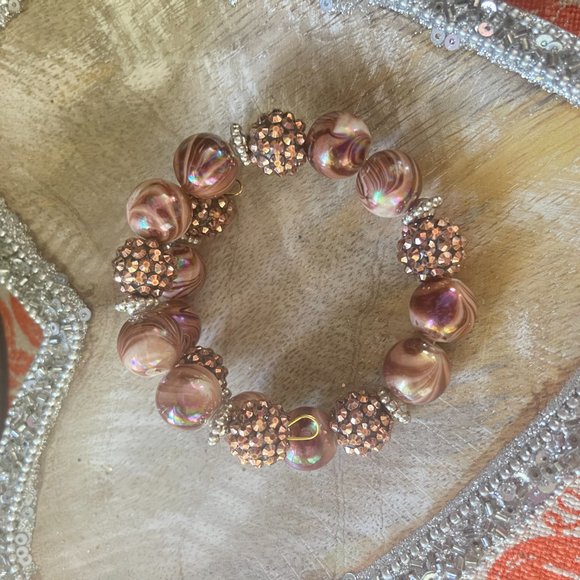 Glamour & Glitter Bracelet - Picture 2 of 4